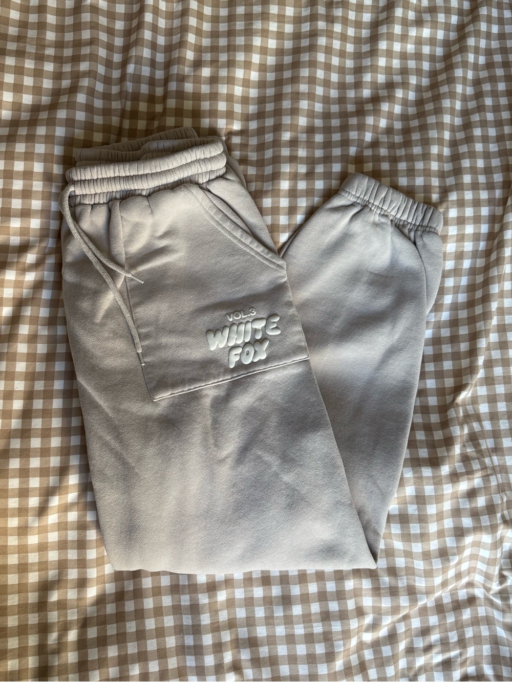 White Fox Boutique Offstage Sweatpants – Moon Size L